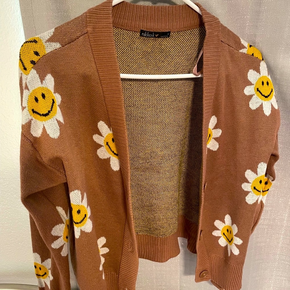 Cardigan, never worn, cozy,brown, flowers